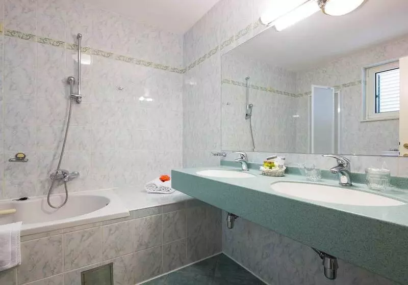 هتل Villa Bacchus