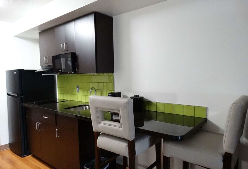 Отель Best Western Duchesne Inn