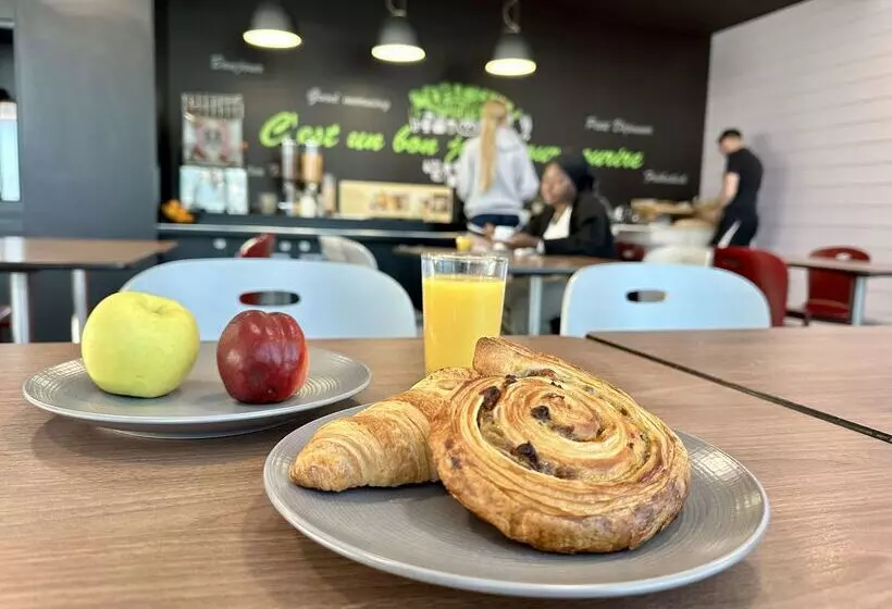 ホテル Campanile Belfort Montbeliard Gare La Jonxion