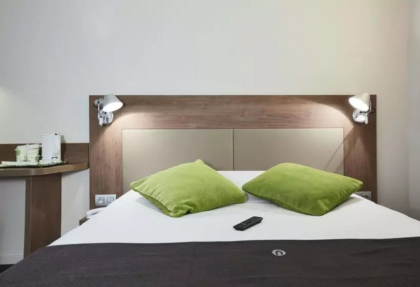 ホテル Campanile Belfort Montbeliard Gare La Jonxion