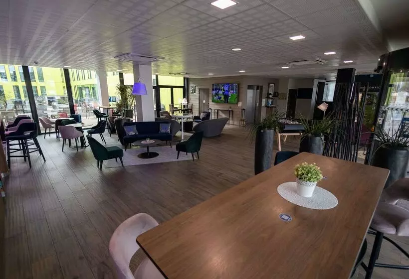 ホテル Campanile Belfort Montbeliard Gare La Jonxion
