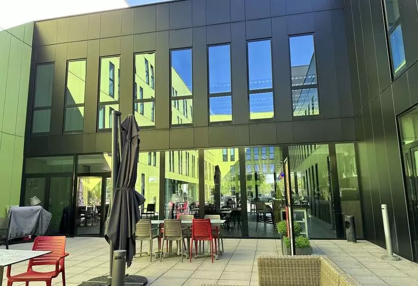 ホテル Campanile Belfort Montbeliard Gare La Jonxion