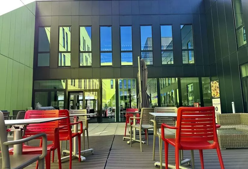 ホテル Campanile Belfort Montbeliard Gare La Jonxion