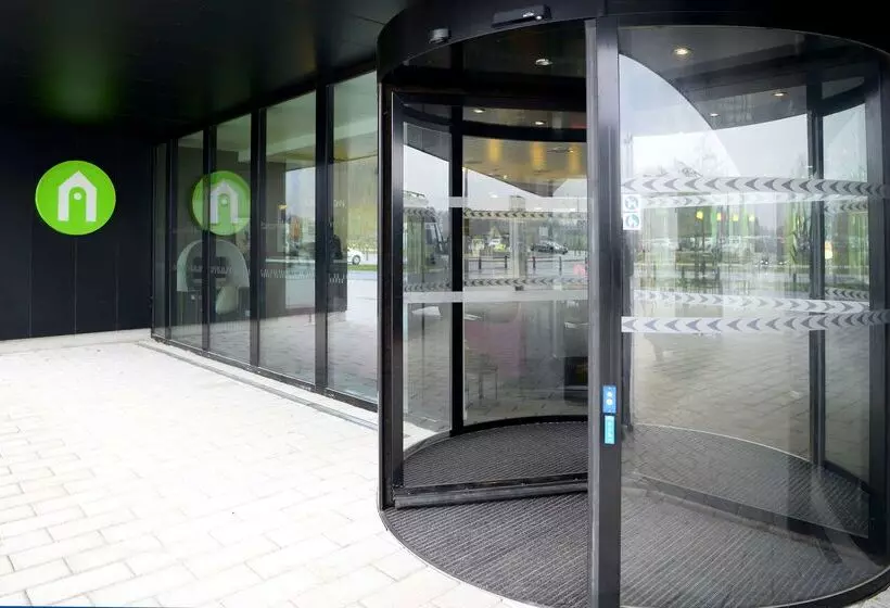 ホテル Campanile Belfort Montbeliard Gare La Jonxion