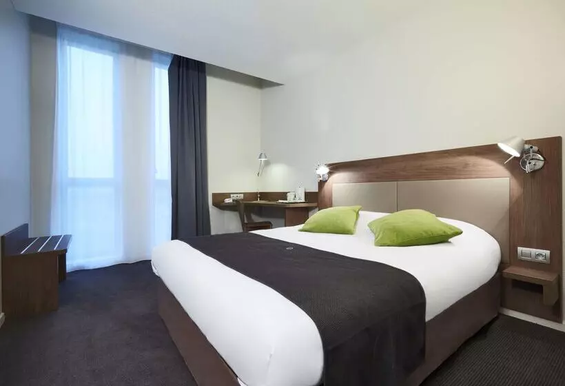 ホテル Campanile Belfort Montbeliard Gare La Jonxion