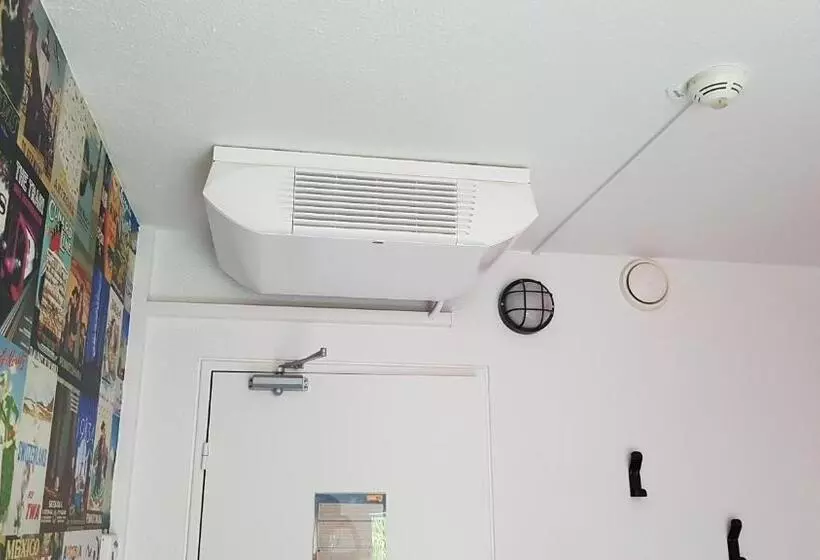 Отель F1 Montpellier Est Vendargues