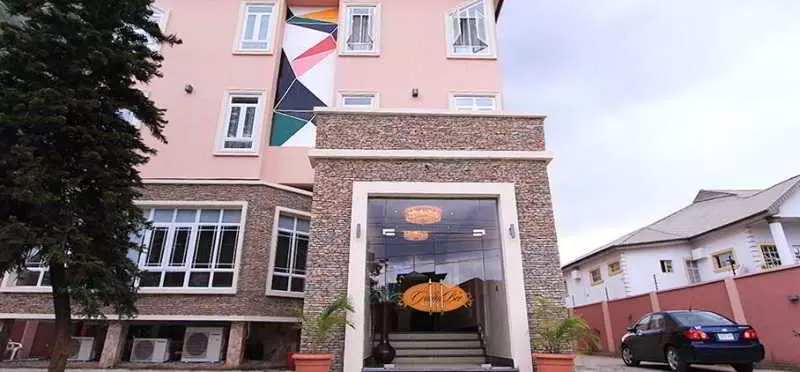 هتل Grandbee Suites