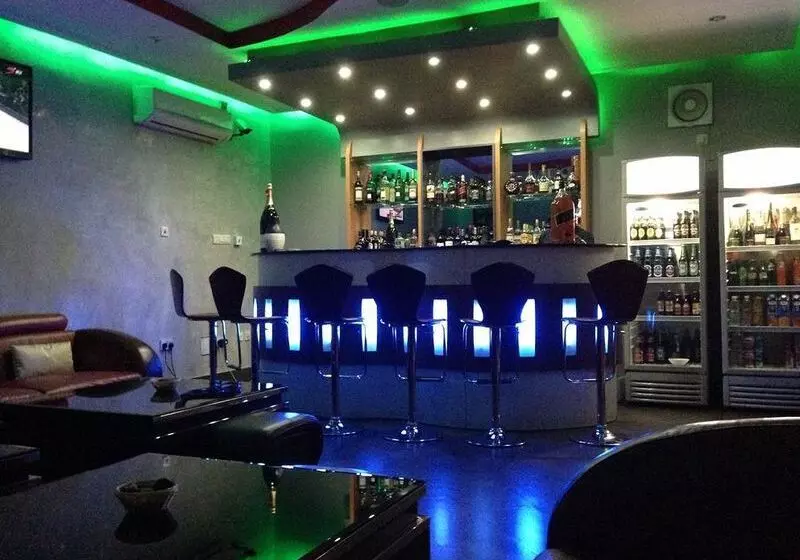 هتل Grandbee Suites