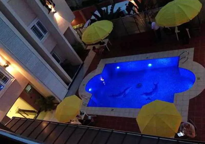 هتل Grandbee Suites