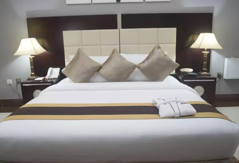 هتل Grandbee Suites