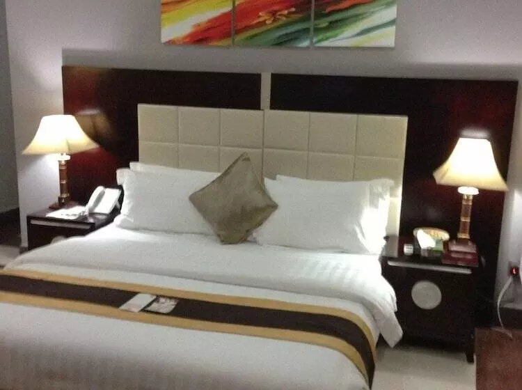 هتل Grandbee Suites