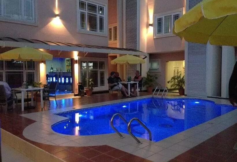 هتل Grandbee Suites