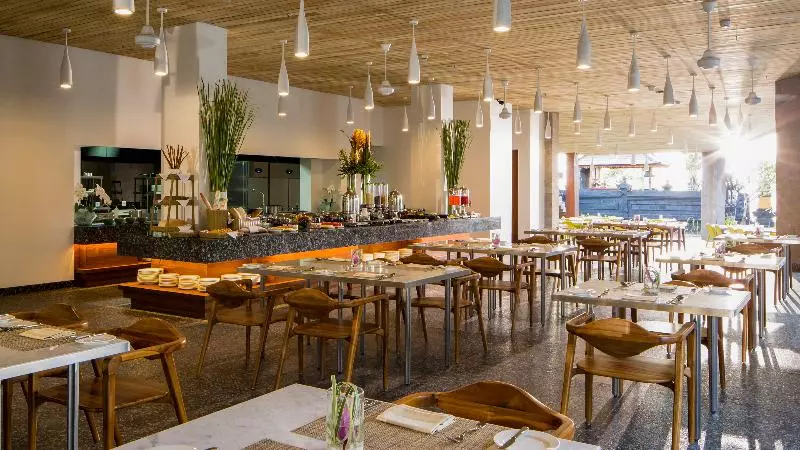 Отель Maya Sanur Resort & Spa