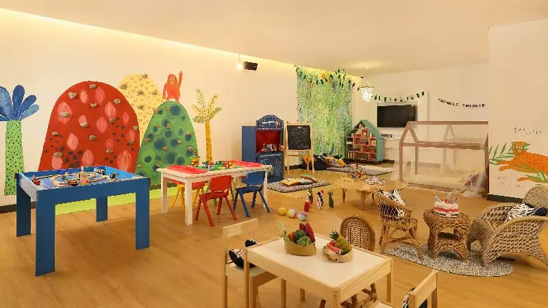 Отель Maya Sanur Resort & Spa