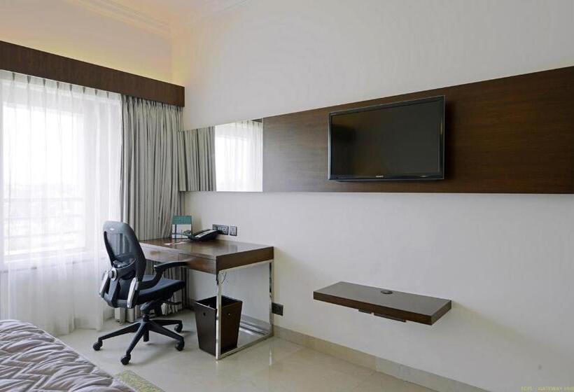 호텔 Naveen Lakeside