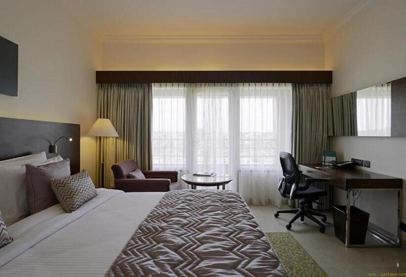 호텔 Naveen Lakeside