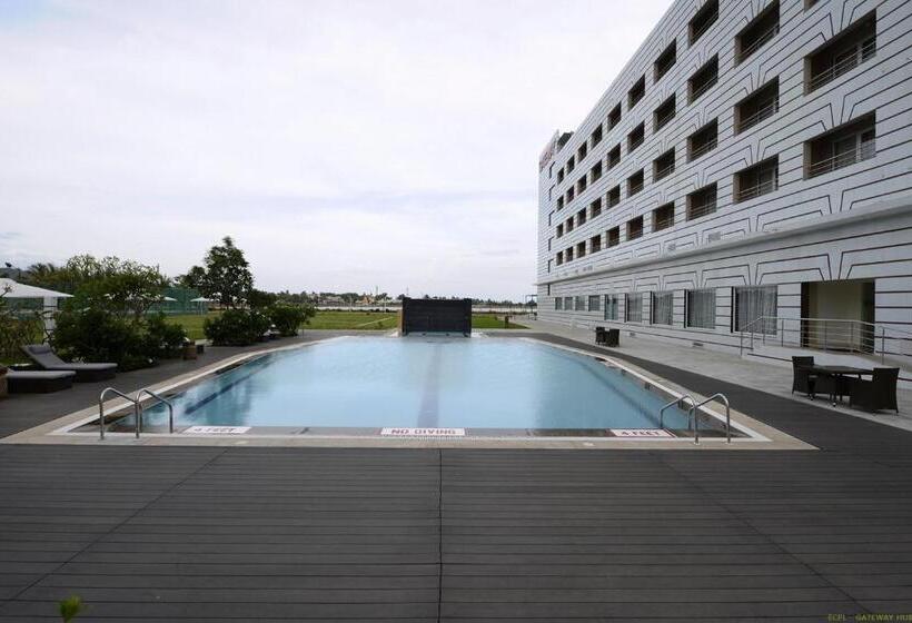 호텔 Naveen Lakeside