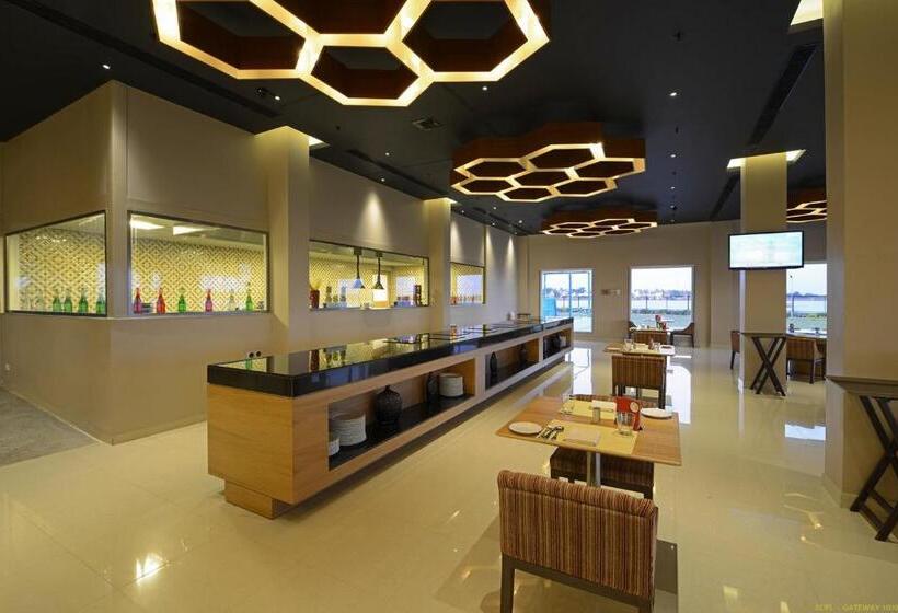 호텔 Naveen Lakeside