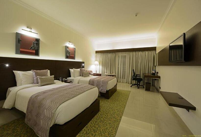 호텔 Naveen Lakeside