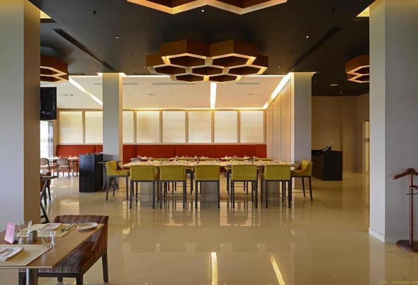 호텔 Naveen Lakeside