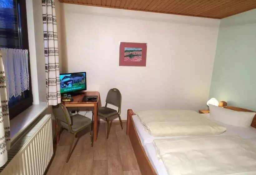 ホテル & Restaurant Zur Spreewalderin