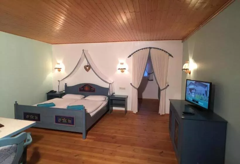 ホテル & Restaurant Zur Spreewalderin