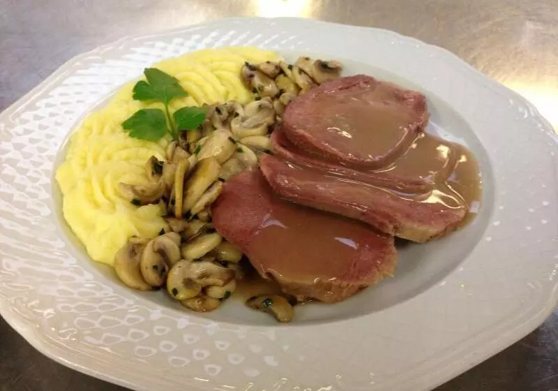 ホテル & Restaurant Zur Spreewalderin