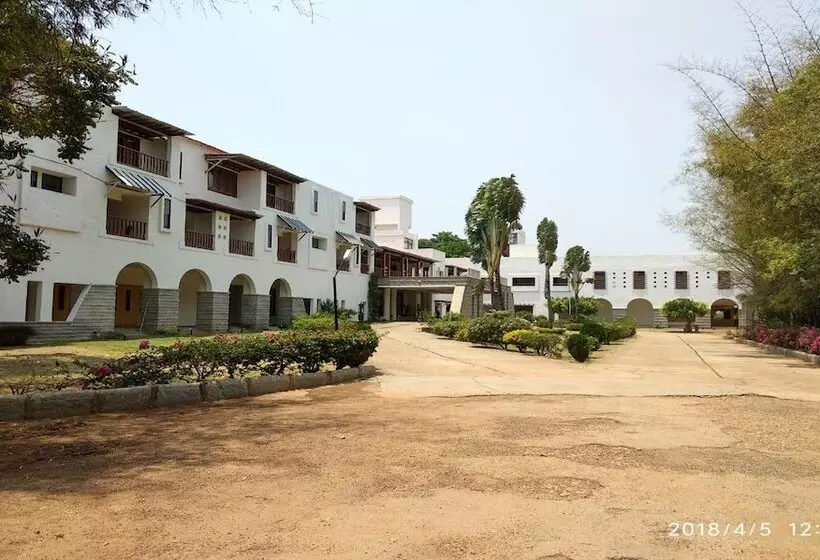 Hotelli Solace Resorts And Spa