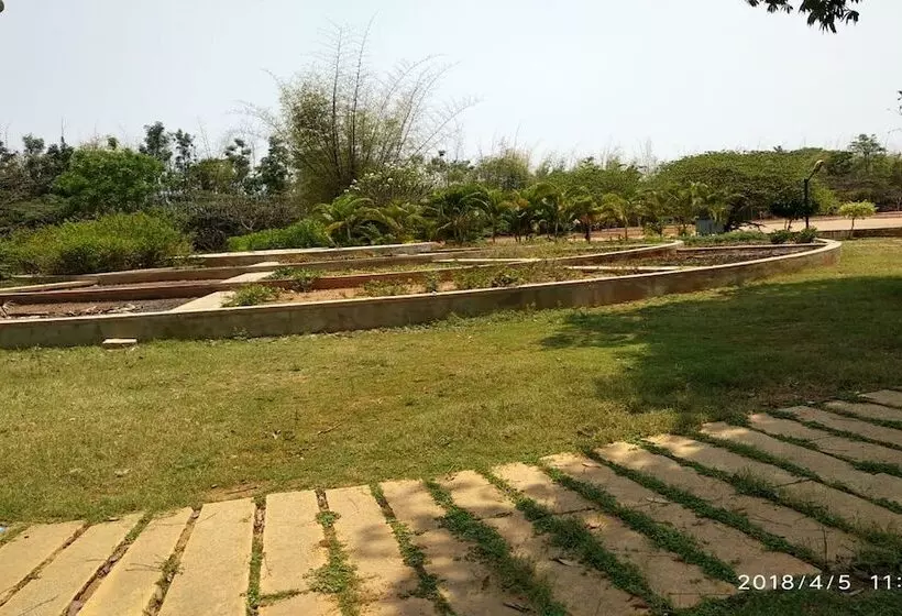 Hotelli Solace Resorts And Spa