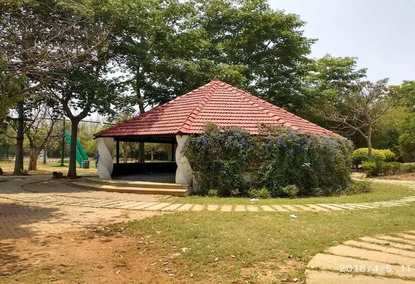 Hotelli Solace Resorts And Spa