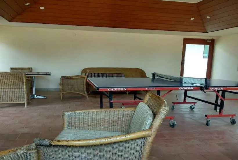 Hotelli Solace Resorts And Spa