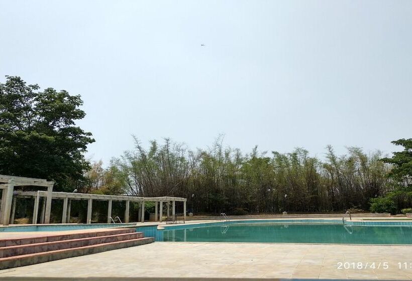 Hotell Solace Resorts And Spa