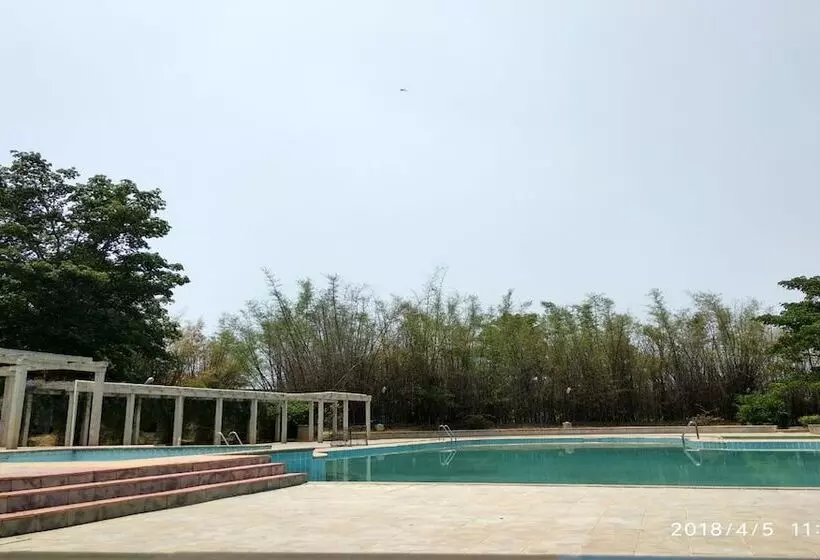 Hotelli Solace Resorts And Spa