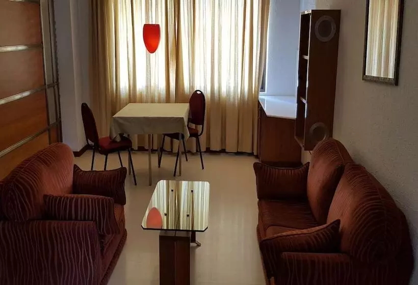 Hotelli Solace Resorts And Spa