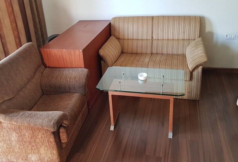 Hotell Solace Resorts And Spa