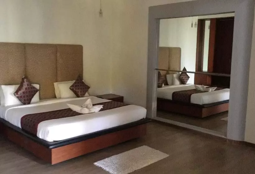 Hotelli Solace Resorts And Spa