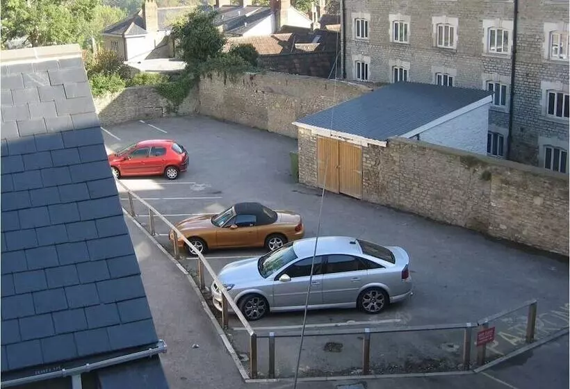 Отель The Corner House