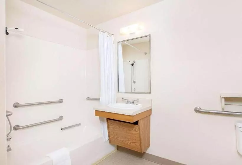 Отель Woodspring Suites Columbus Fort Moore