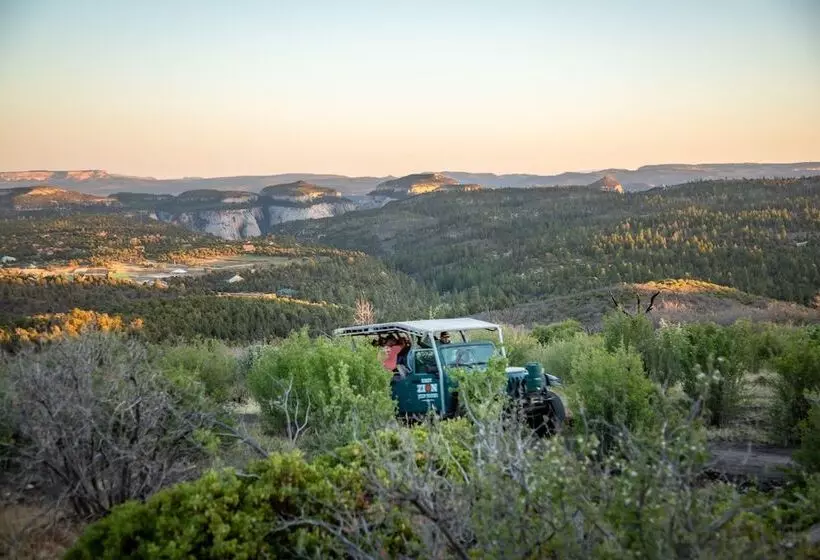 Отель Zion Ponderosa Ranch Resort