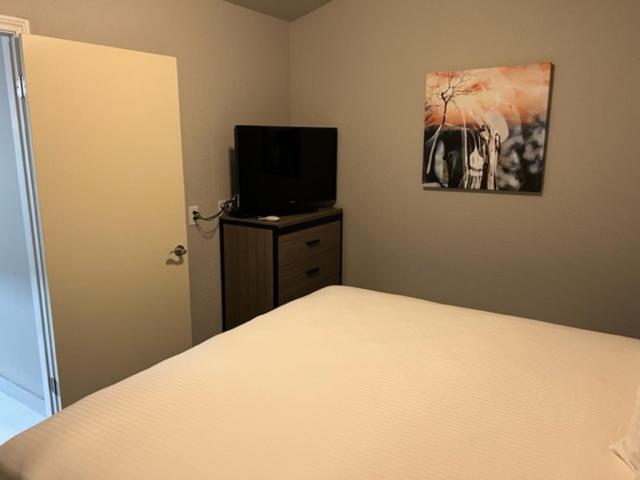 汽车旅馆  Garden Inn & Suite