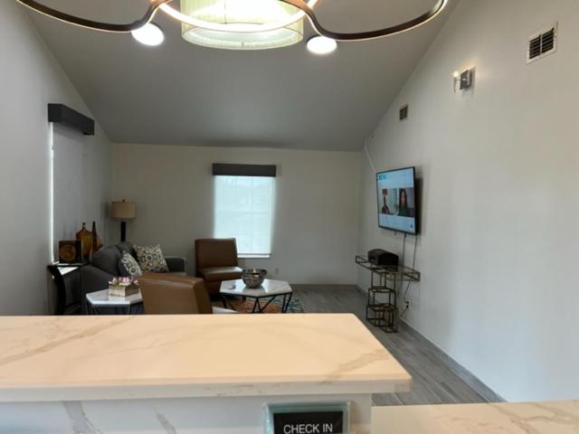 汽车旅馆  Garden Inn & Suite