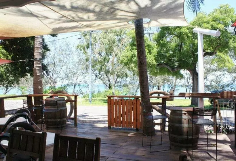 Пансион Arcadia Beach Guest House And Car Hire