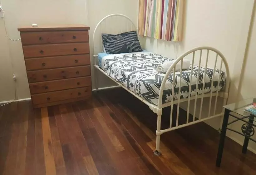 Пансион Arcadia Beach Guest House And Car Hire