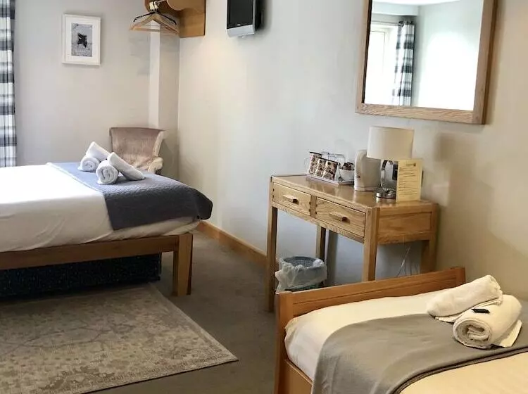 펜션 The Eyre Square Townhouse