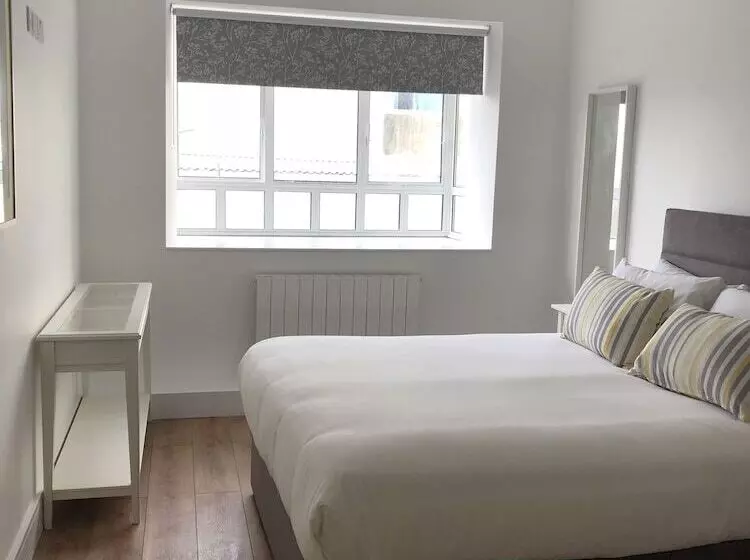 펜션 The Eyre Square Townhouse