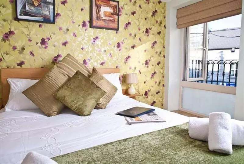 펜션 The Eyre Square Townhouse