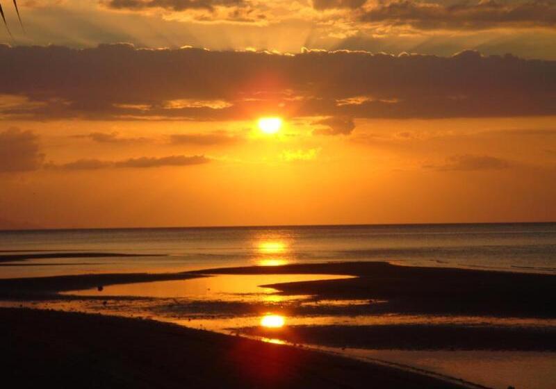 منتجع Dolphin Beach Bali