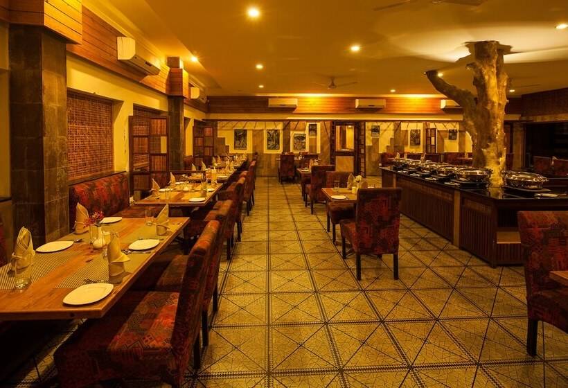 リゾートホテル Sinclairs Retreat Dooars, Chalsa