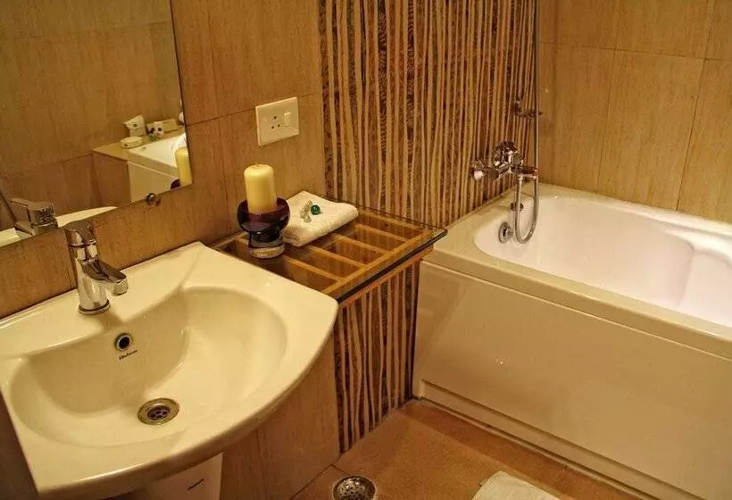 Resort Sinclairs Retreat Dooars, Chalsa