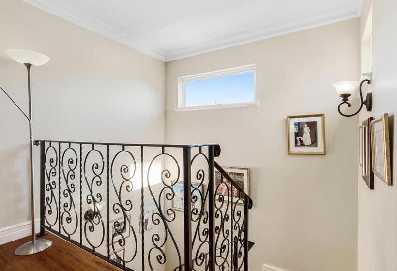 Sorrento Beach Bed & Breakfast